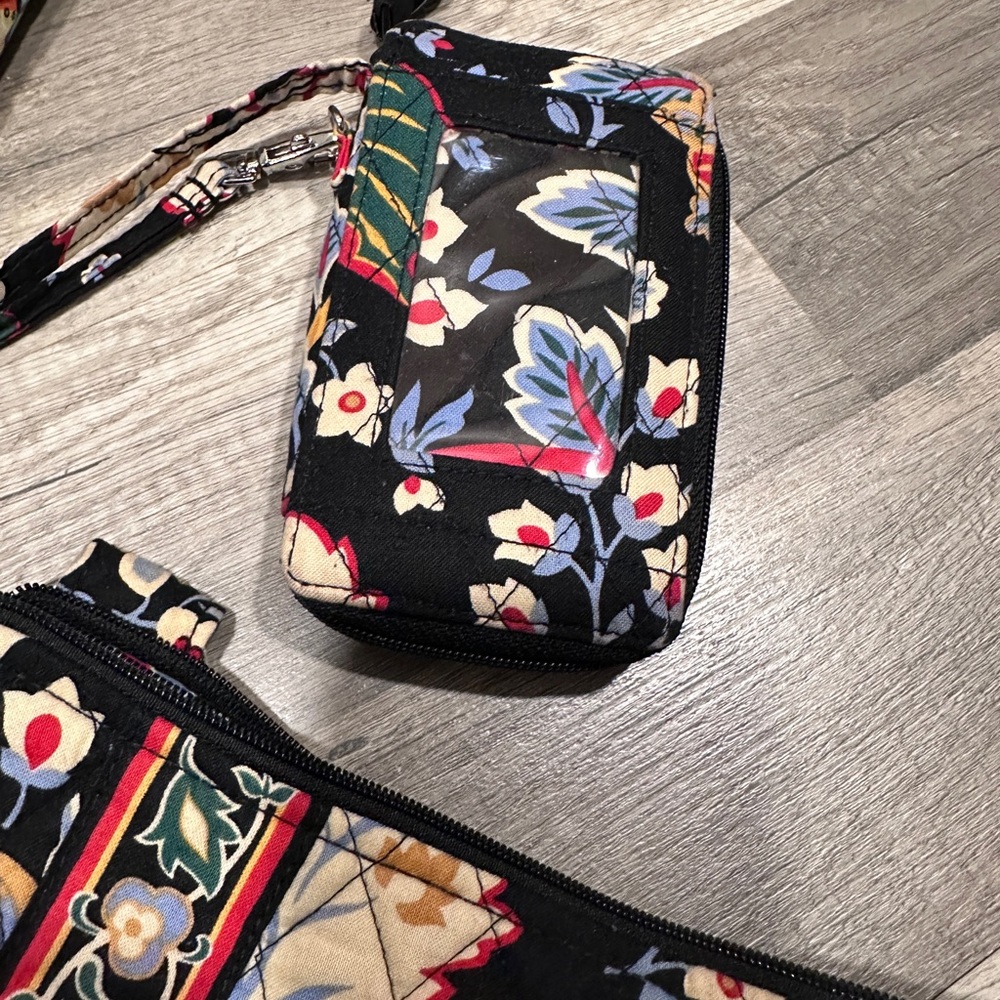 Vera Bradley cross body bag with matching wallet - Picture 2 of 2